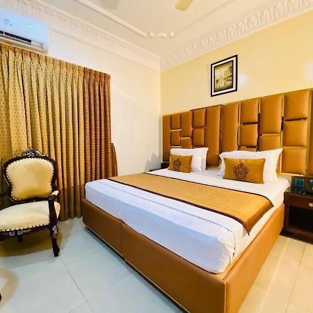 World Inn Hotel 카라치 외부 사진